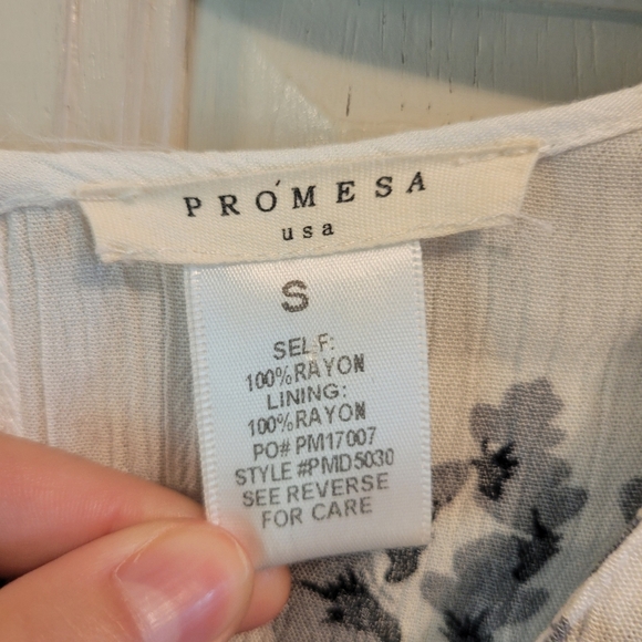 Prómesa White Black Abstract Floral Flowy Sleeve Boho Mini Dress - Picture 6 of 7